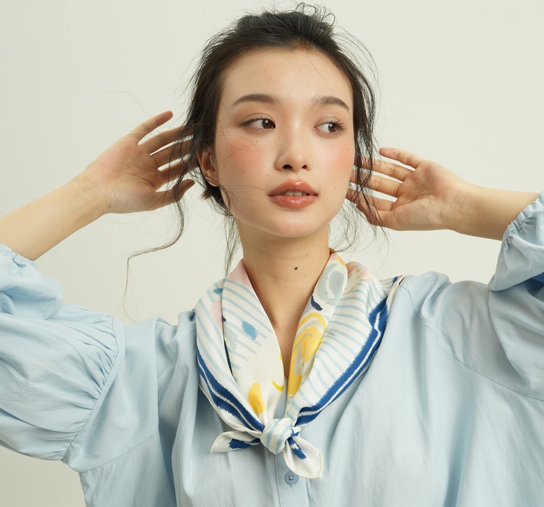【后花园】油画风/瓶花真丝方巾 - 丝巾 - 丝．绢 多色