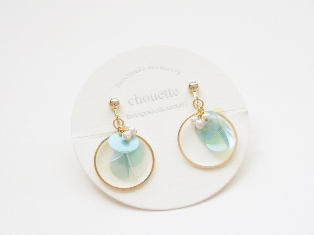 [14kgf] Sequin Hoop Earrings Mintha - 耳环/耳夹 - 其他金属 蓝色