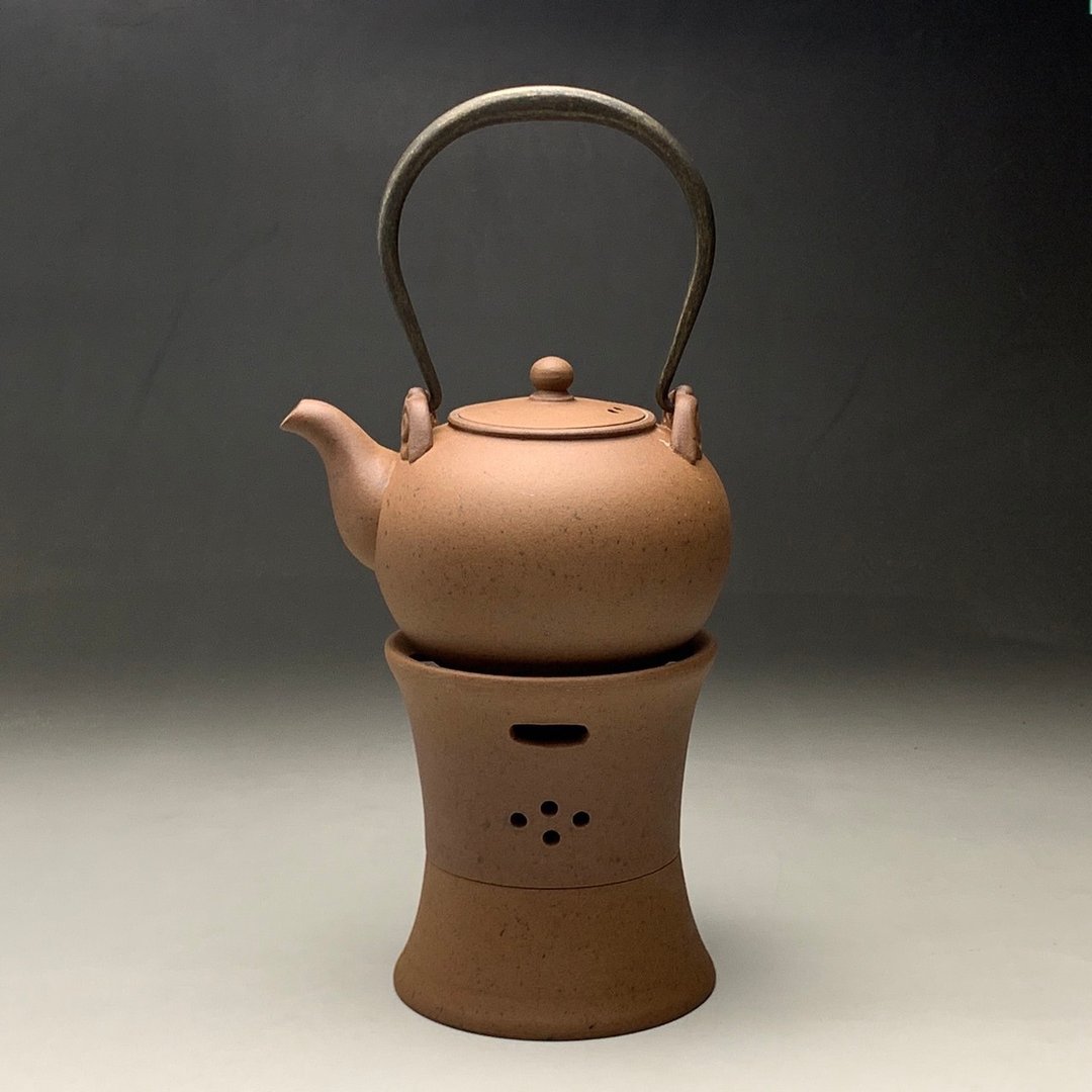 台湾良时美器【段泥】月圆提梁壶350(含底座) - 茶具/茶杯 - 陶 咖啡色