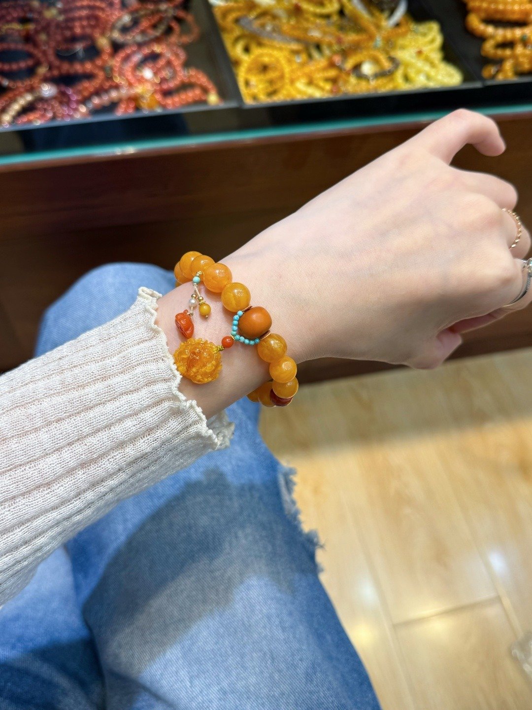 天然妖花老蜜蜡手串 尺寸10.2毫米 重约18克 配南红 翡翠 - 手链/手环 - 水晶 