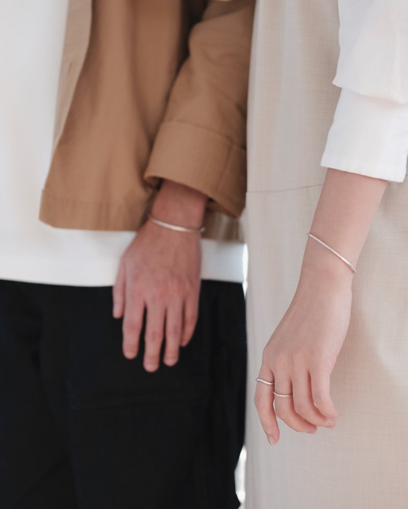 HIMA Bangle 925 Silver纯银手镯 - 手链/手环 - 纯银 银色