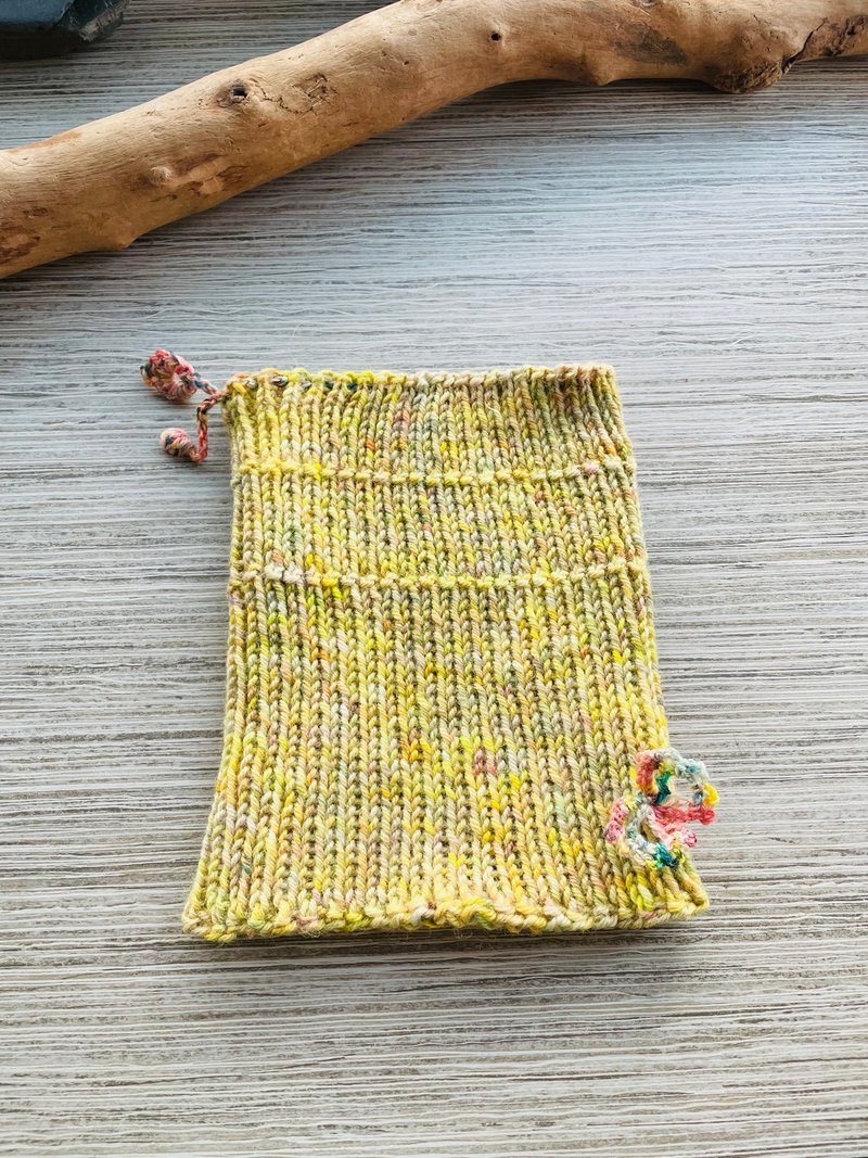 革物制织_ 手织手染美丽诺羊毛两用脖围毛帽_黄帽粉蝶 - 帽子 - 羊毛 