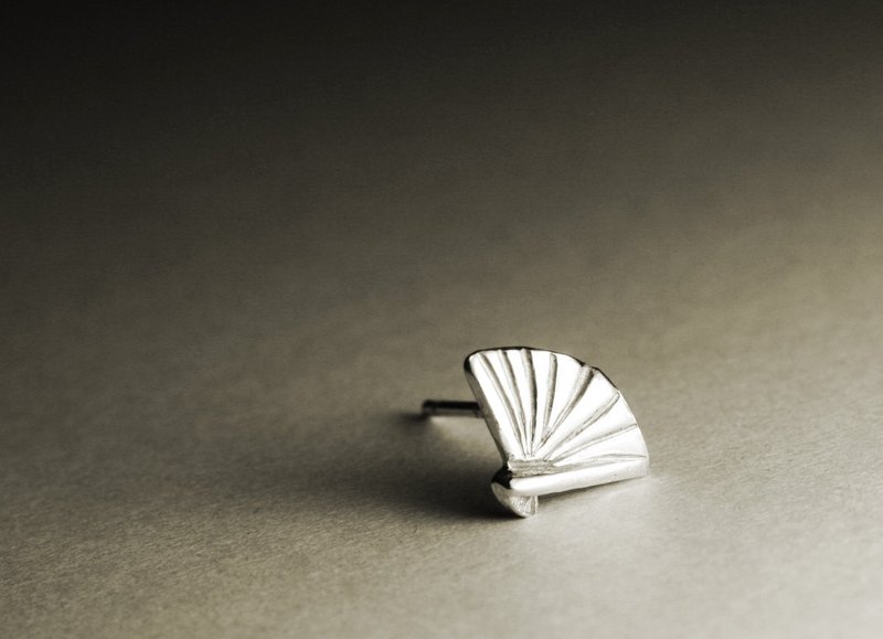 扇子造型纯银耳环(单支/一对) - 耳环/耳夹 - 其他金属 银色