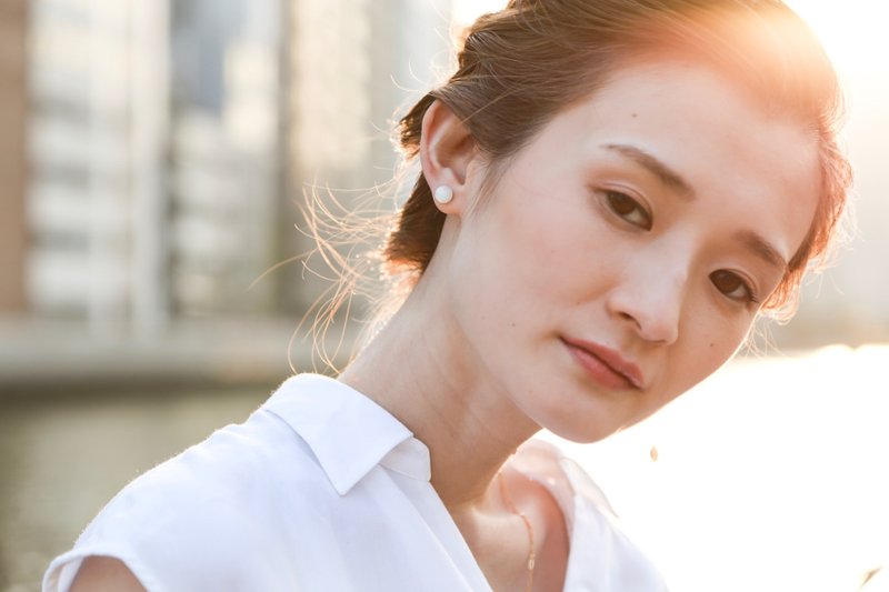 Maru Pierce WHITE - 耳环/耳夹 - 其他金属 白色