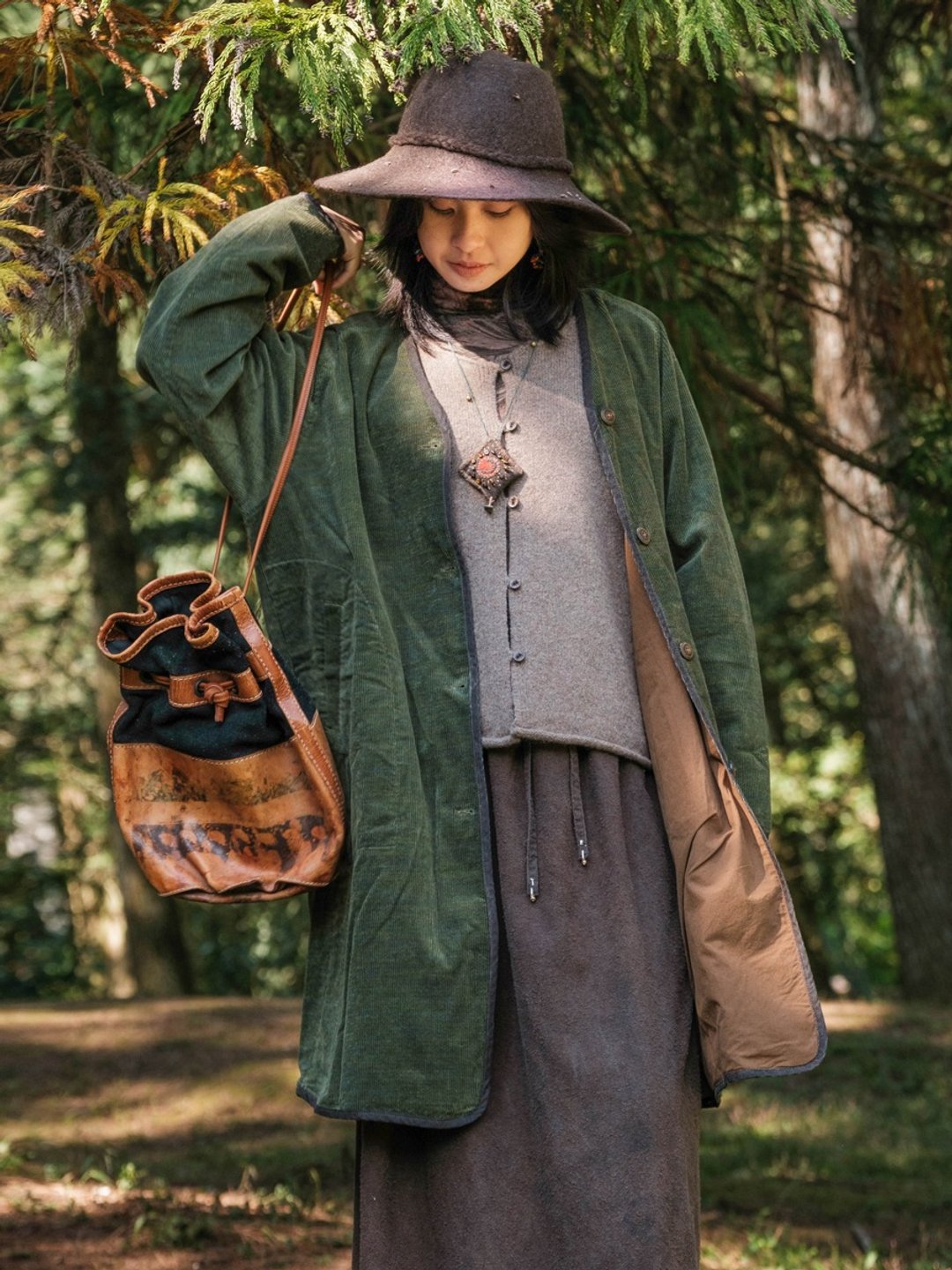 浮力森林 燈芯絨秋冬雙層V領開衫 長款外套 - 女装休闲/机能外套 - 棉 绿色