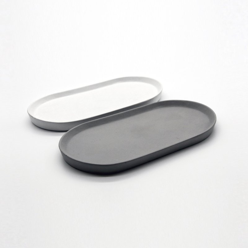 Oval TRAY I 水泥 I 置物皿 I 圆碟 I 定制化 I 杯垫 I 礼物 － - 摆饰 - 水泥 灰色