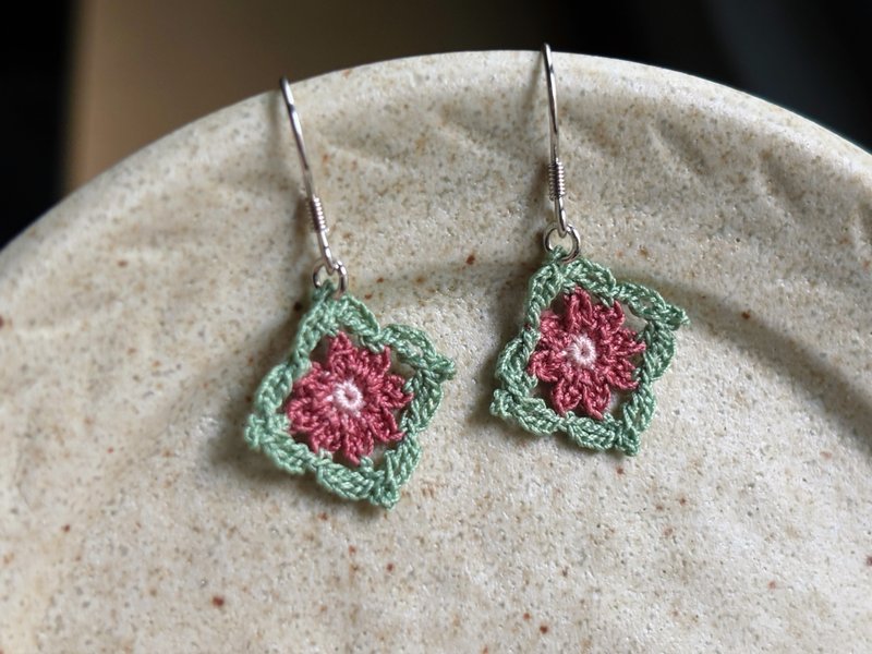 Christine 克莉丝汀│925纯银・微钩针手作耳环 - 耳环/耳夹 - 绣线 多色