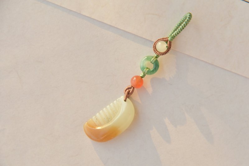 【玉梳子】天然和田玉新疆且末糖白玉梳小吊饰 - 吊饰 - 玉石 咖啡色