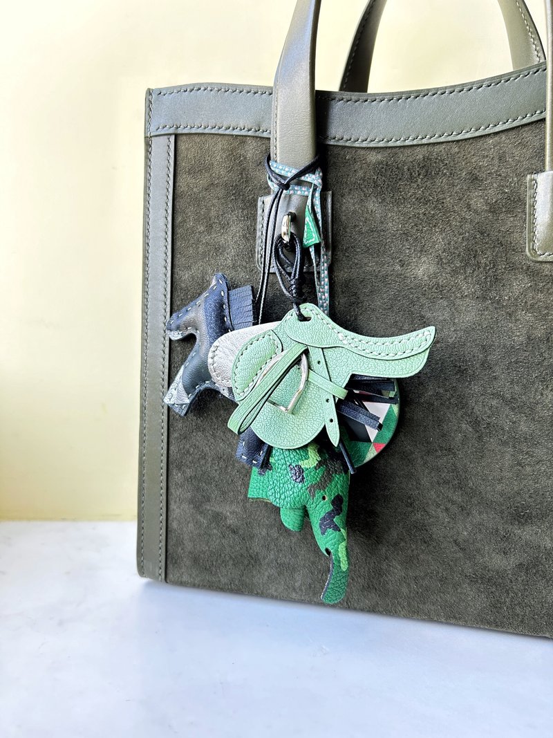 原创手工皮具 羊皮马鞍挂件 | 钥匙圈 - 钥匙链/钥匙包 - 真皮 