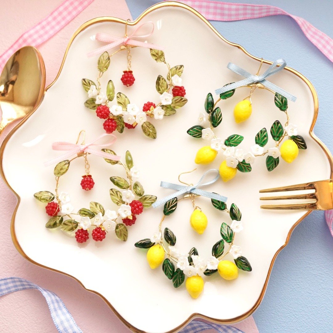 Fruit wreath earrings/ Clip-On - 耳环/耳夹 - 玻璃 黄色