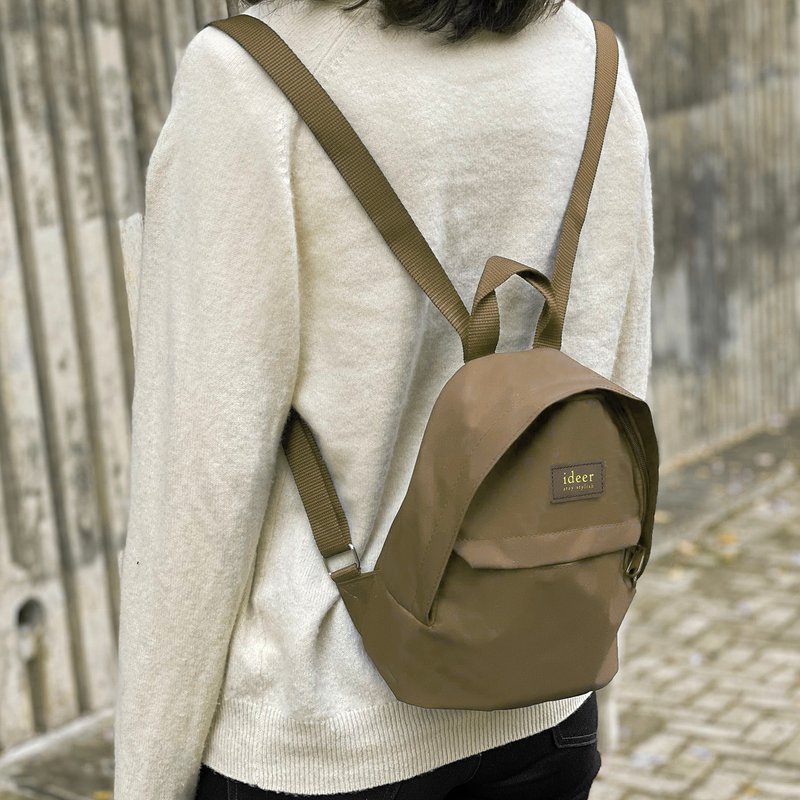 Kayla防泼水尼龙卡其色迷你后背包 超轻背包 书包 - 后背包/双肩包 - 其他材质 卡其色