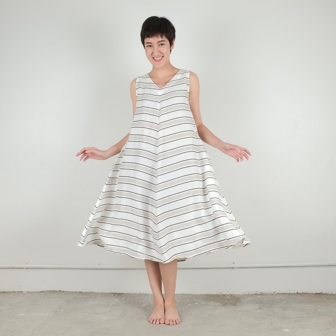 A-dress Linen Fabric (White Striped) - 洋装/连衣裙 - 棉 咖啡色