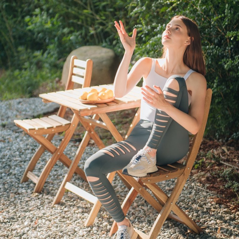 【MACACA】曜 提紧 九分裤 - AIE7262 莫兰绿 - 女装运动裤 - 尼龙 绿色