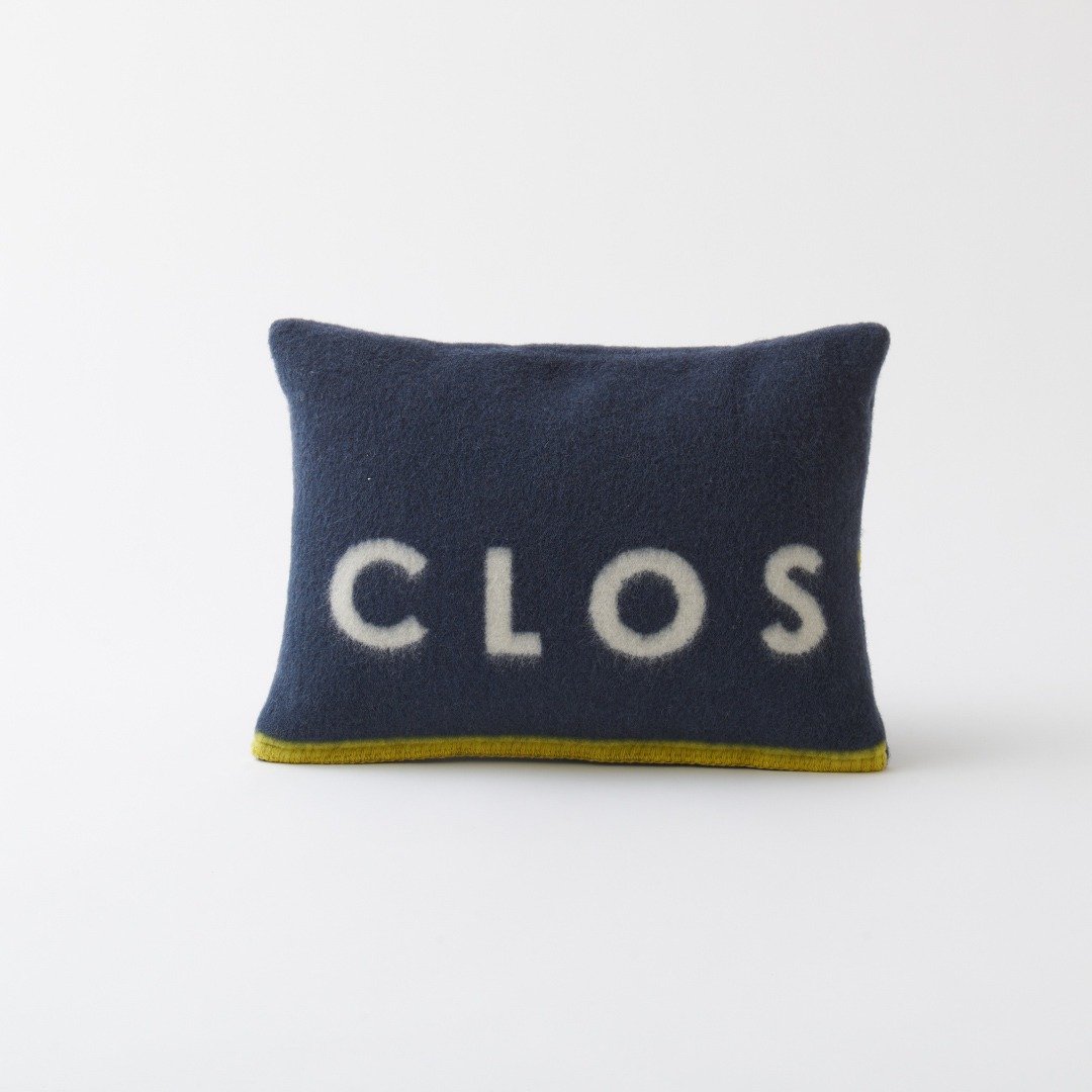 Mini Cushion Jacquard Woven Close Your Eyes Wool Blanket Blanket Simple Navy Modern Men's Interior - 枕头/抱枕 - 羊毛 蓝色