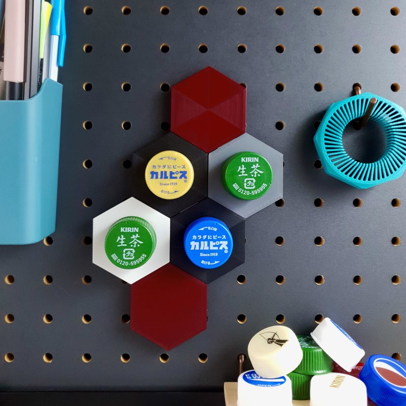 【基层自造 | HEX系列】PlaCa-宝特瓶盖收藏展示 - 墙贴/壁贴 - 塑料 多色