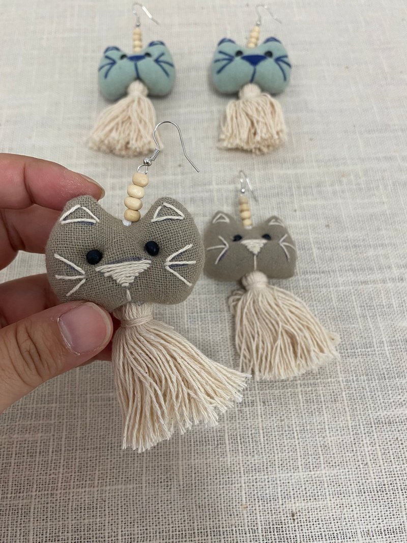 BOHOPeach bohemian tribal earrings pom poms cute gifts - 耳环/耳夹 - 其他材质 蓝色