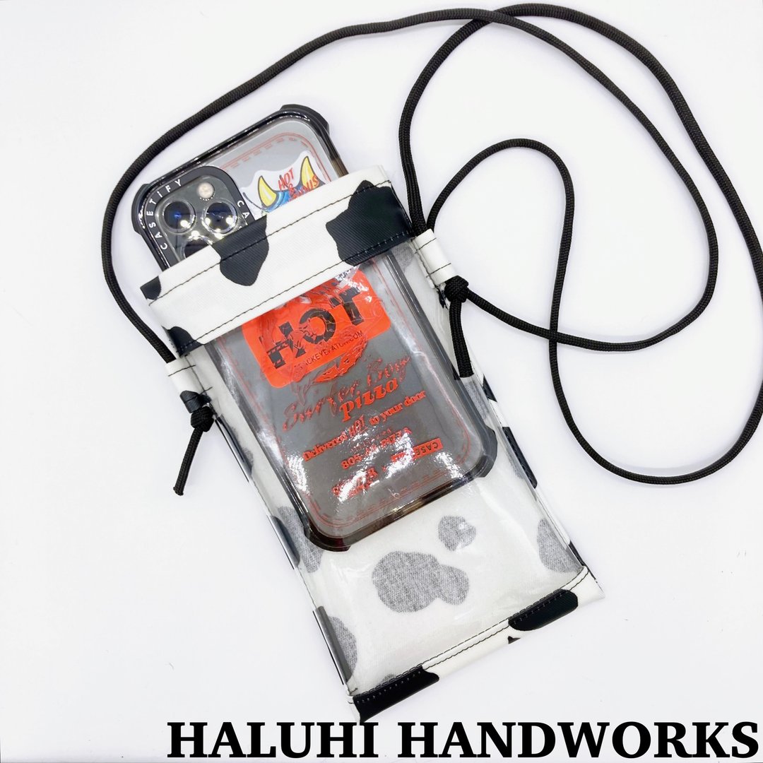 Cow pattern x clear PVC lightweight smartphone shoulder smartphone pochette - 侧背包/斜挎包 - 防水材质 白色