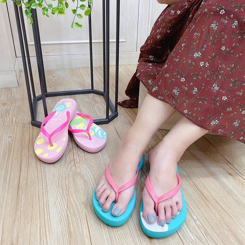 好奇啵啵人字夹脚拖鞋 - 女款休闲鞋 - 其他材质 