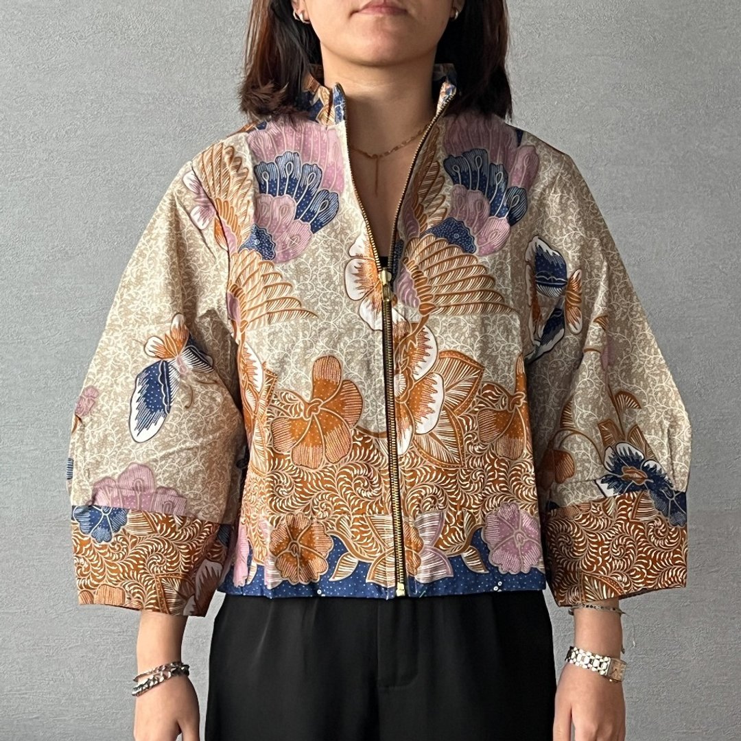 【INBATIC】YURA - BATIK OUTER 知性泡泡袖短外套 - Golden Blue - 女装衬衫 - 棉 多色