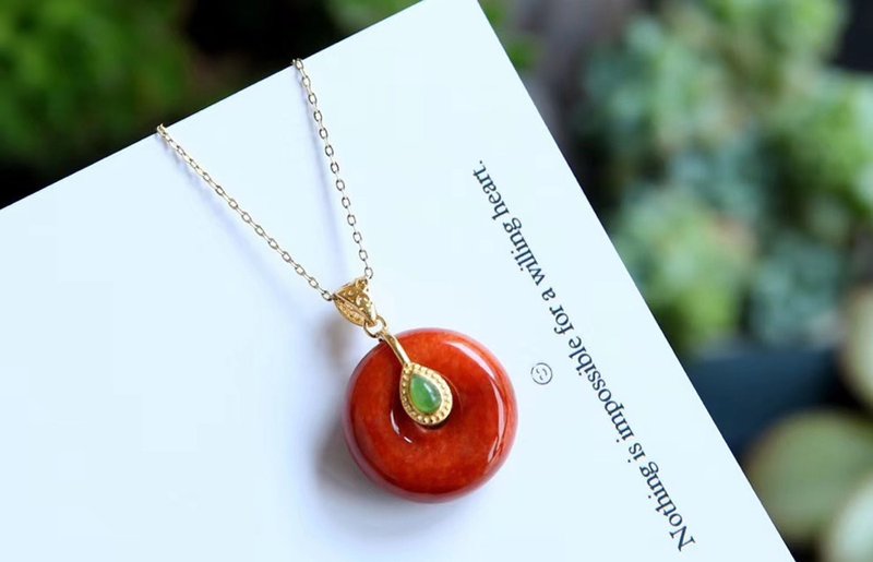 天然A貨紅翡翠吊墜 設計款項鏈 925純銀鑲嵌 佩戴效果美膩了 - 项链 - 玉石 