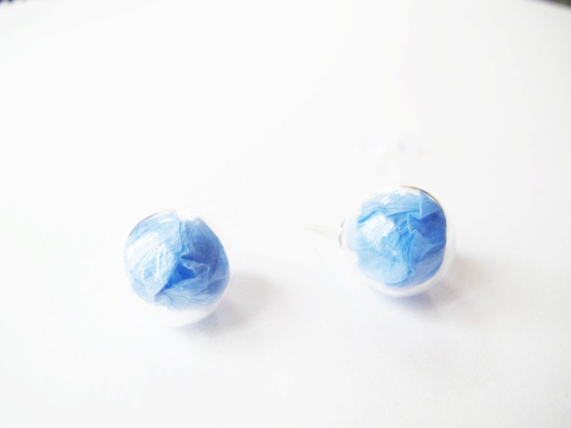 ＊Rosy Garden＊天蓝色绣球花花瓣水晶玻璃球耳环 - 耳环/耳夹 - 玻璃 蓝色