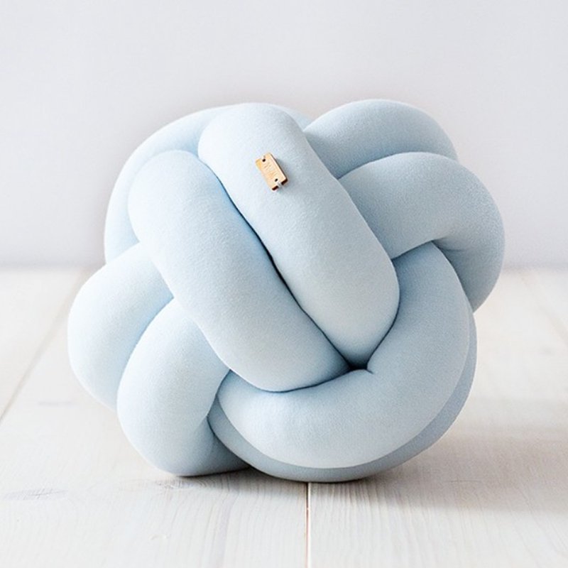 Knot Cushion 缠绕小球 | 天空蓝  抱枕 礼物 - 枕头/抱枕 - 棉．麻 蓝色