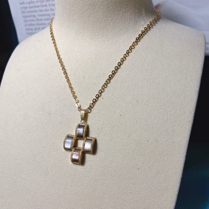 【西洋古董饰品】天然珍珠母贝 光泽优雅曲面雕花 长项链 - 项链 - 贵金属 银色