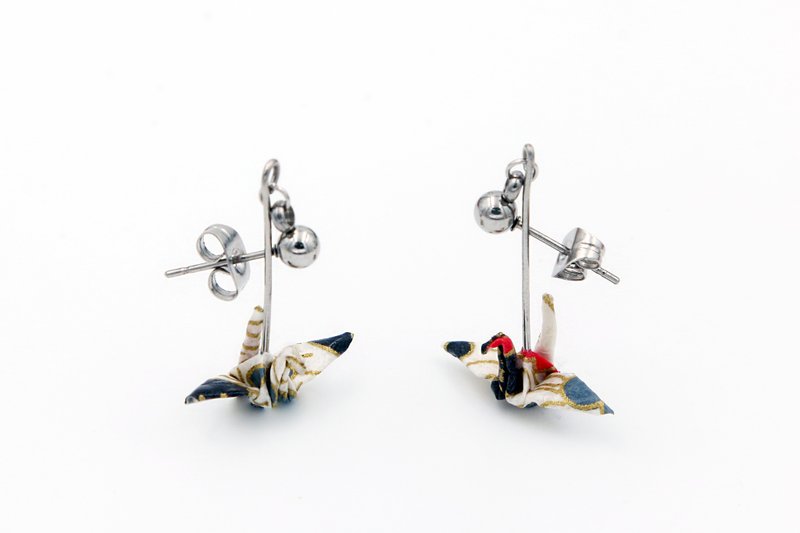 雪地梅花纸鹤耳环 - 耳环/耳夹 - 纸 白色