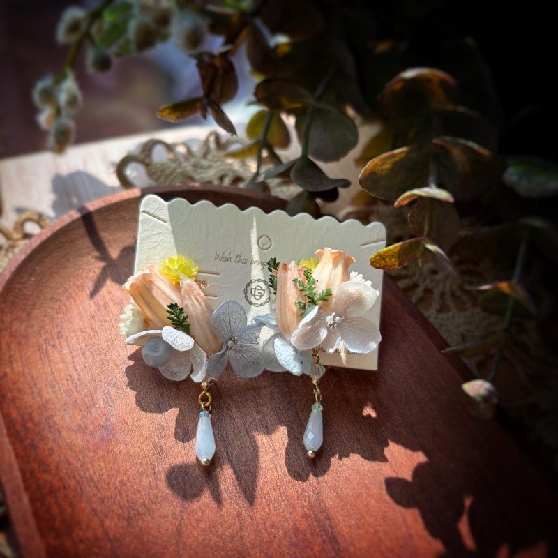 风铃配绣球花珠饰耳环 - 耳环/耳夹 - 植物．花 粉红色