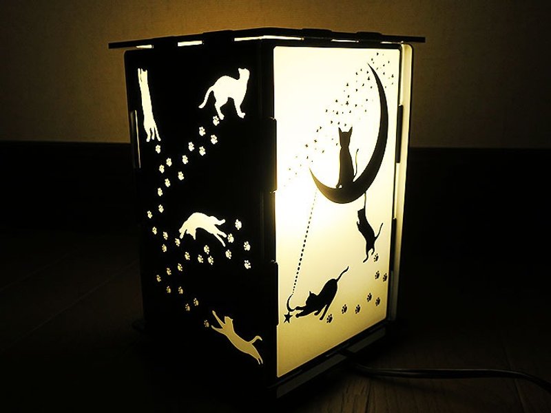 Cat and meat balls footprint floor light / incandescent bulb - 灯具/灯饰 - 其他材质 黑色