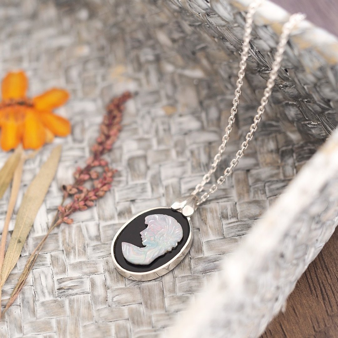 One point) Opal Cameo Necklace Silver 925 - 项链 - 其他金属 黑色