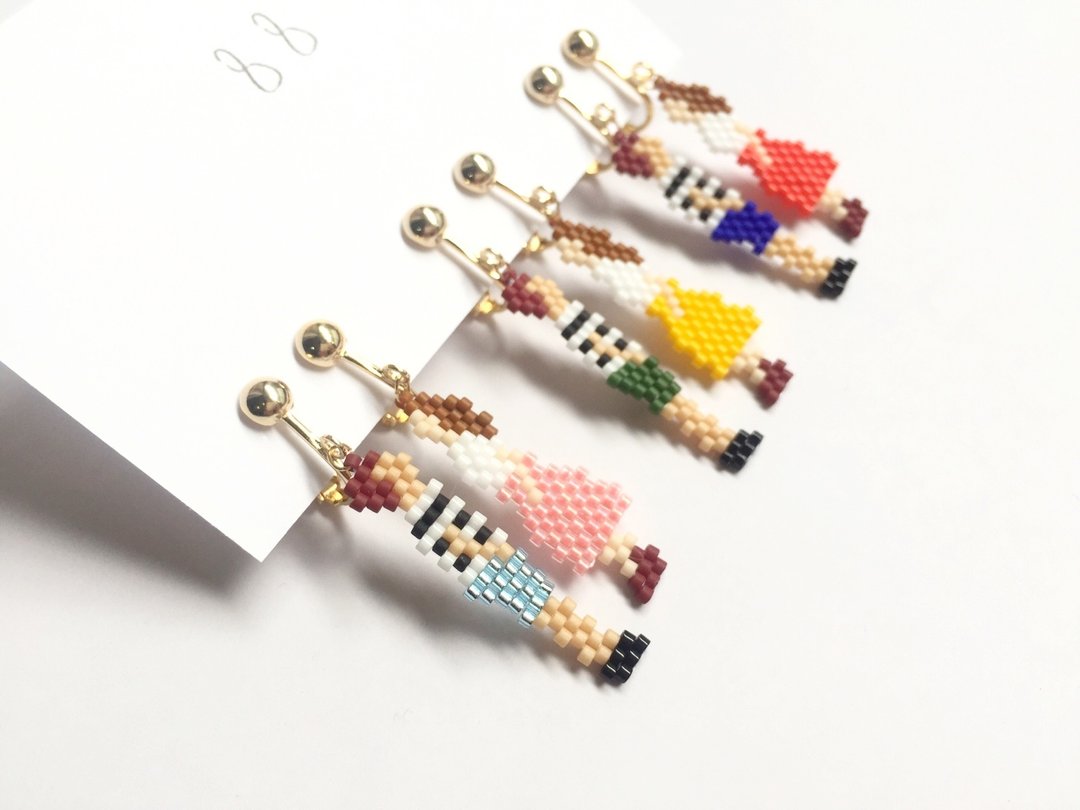 Border couple earrings - 耳环/耳夹 - 玻璃 多色