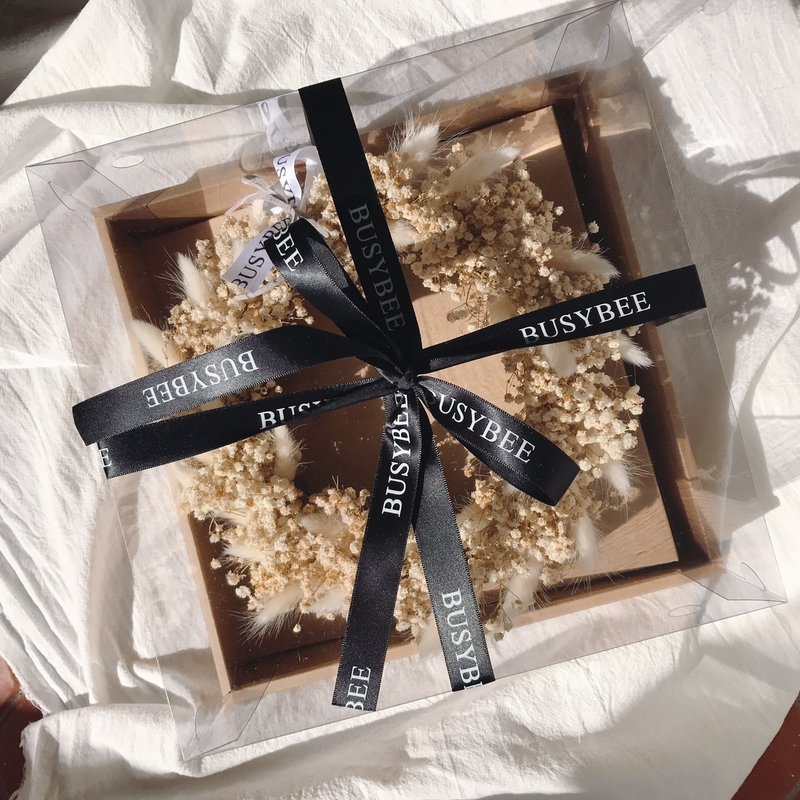 {BUSYBEE}白色耶诞 满天星干燥花圈 圣诞节礼物 圣诞花圈(含包装盒) - 摆饰 - 植物．花 