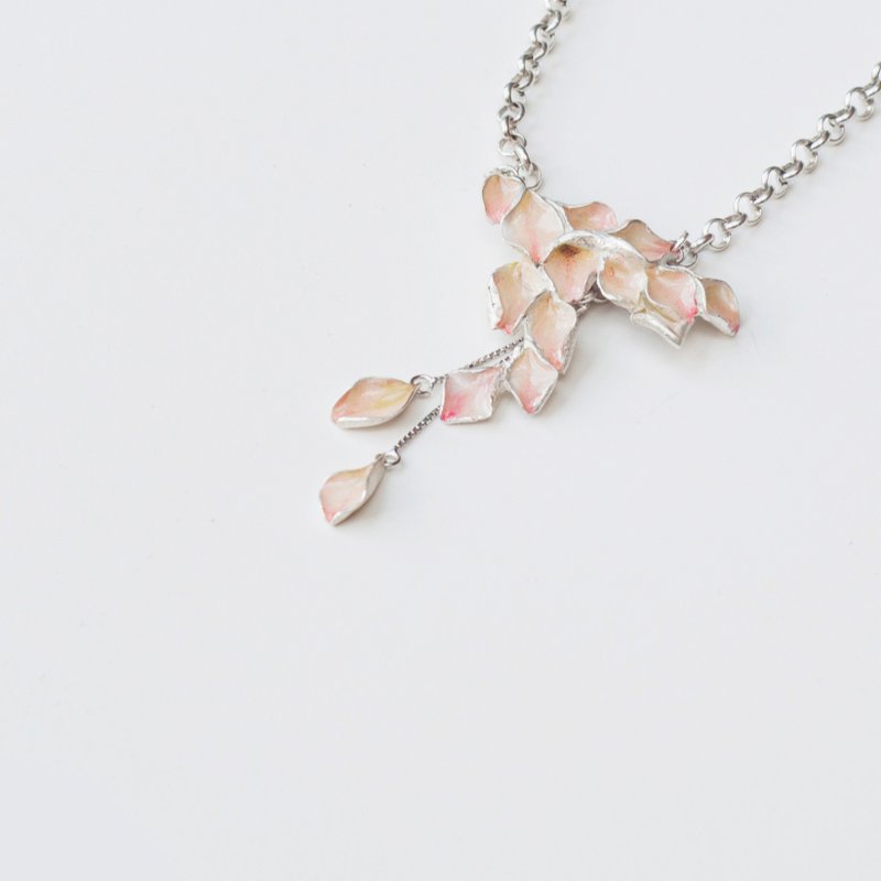 花瓣／项链／银吊坠 - 项链 - 其他金属 粉红色