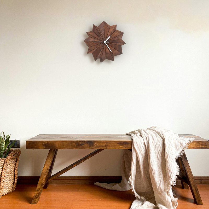 精美的有机挂钟采用美国胡桃木贴面 - Origami胡桃木 - 时钟/闹钟 - 木头 咖啡色