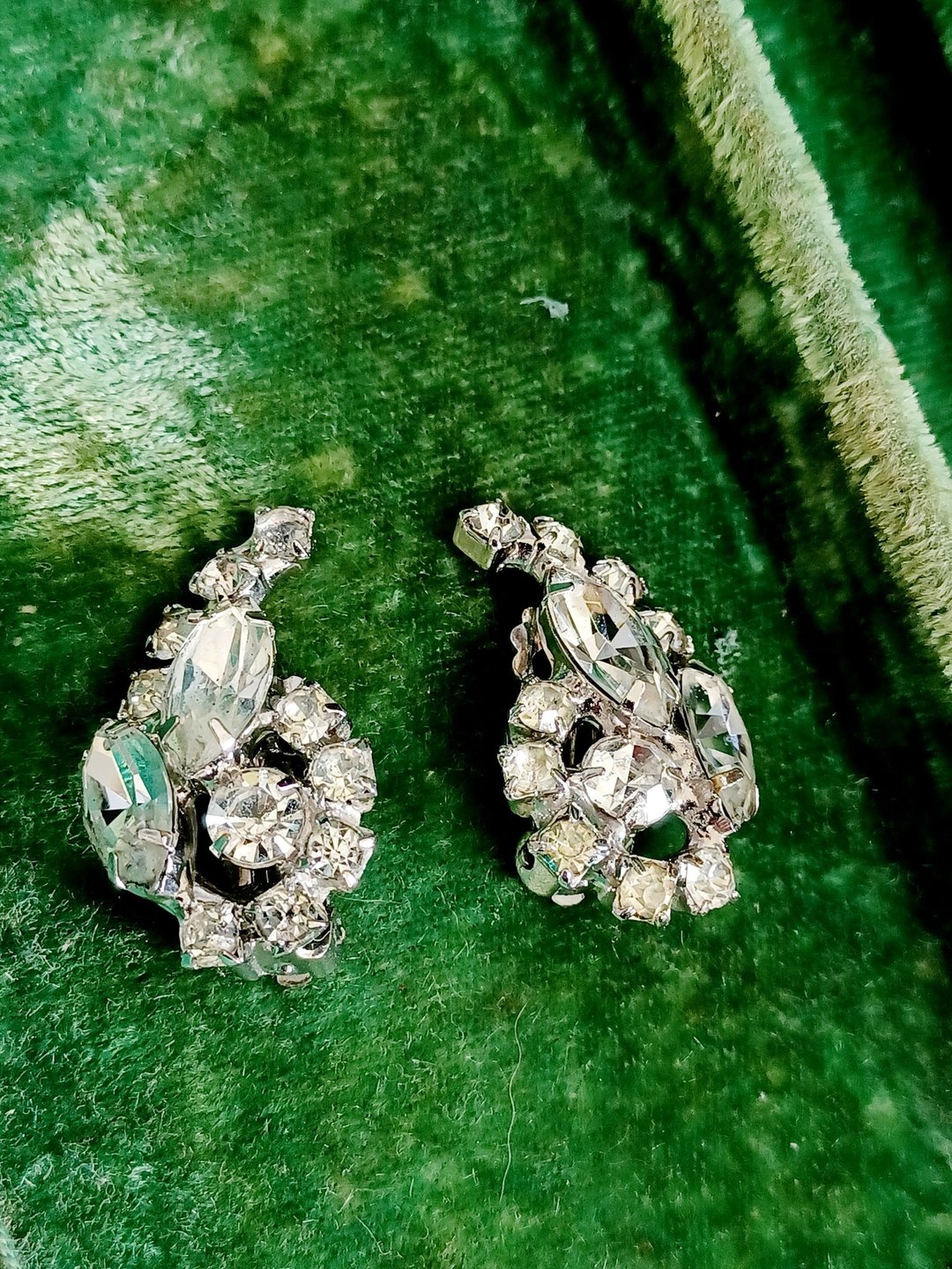 vintage jewelry 华丽旋叶透明莱茵钻 夹式耳环 - 耳环/耳夹 - 其他金属 