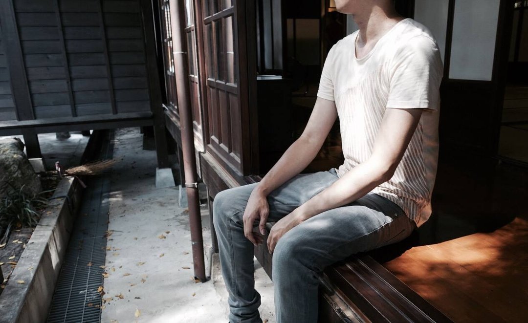 I . A . N Design 茶染 天然手工印染T  Organic Cotton - 中性连帽卫衣/T 恤 - 植物．花 咖啡色
