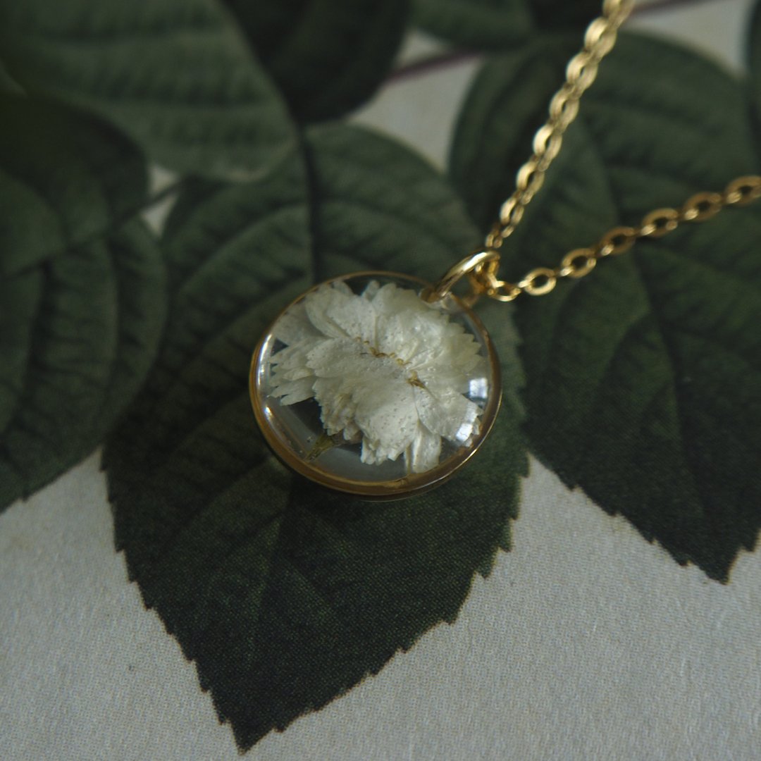 Pressed yarrow necklace, Real flower necklace, Dry flower steel necklace - 项链 - 植物．花 金色