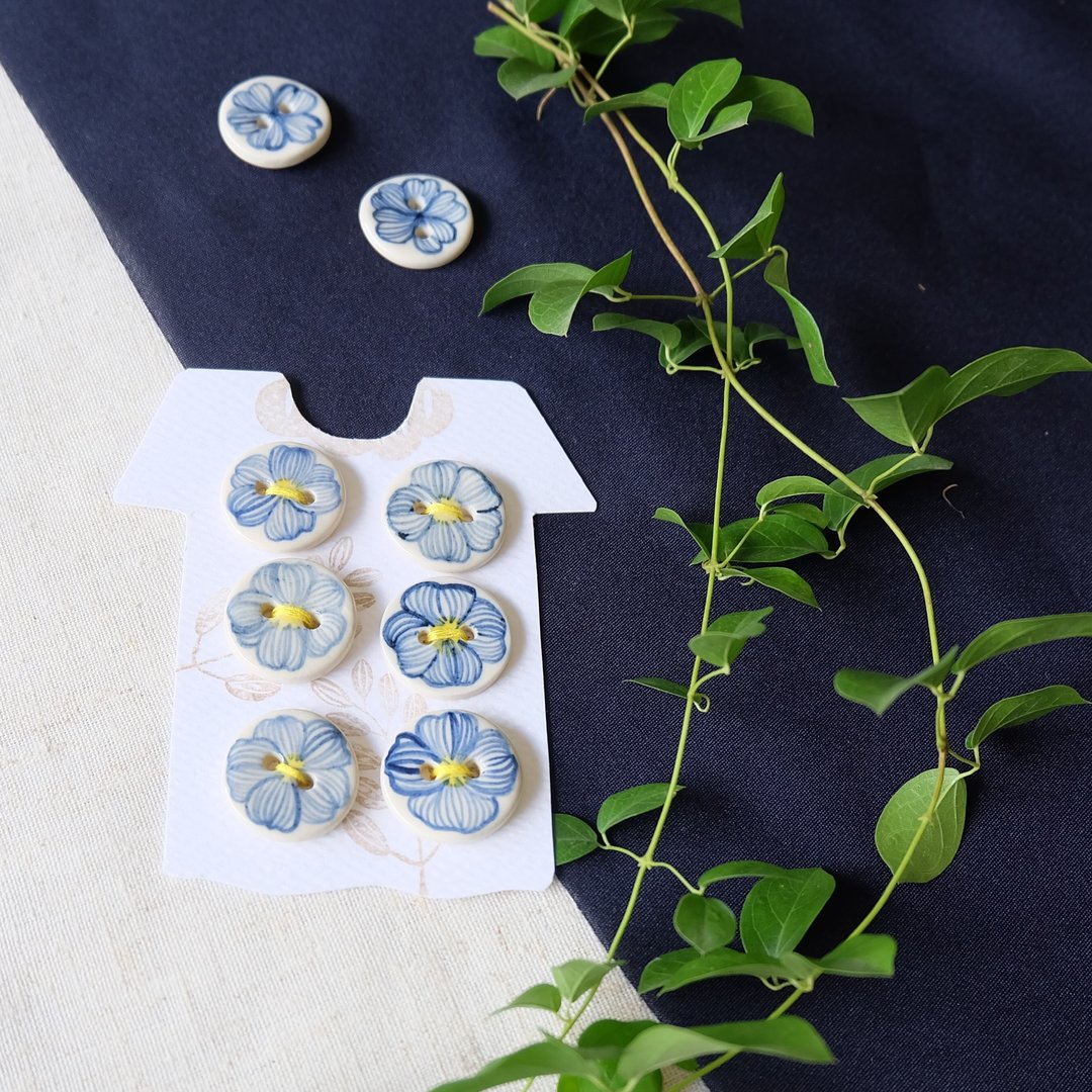 Hibiscus Flower button - 袖扣 - 陶 蓝色