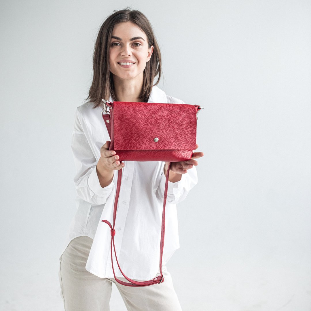 Red Pebbled Leather Crossbody Bag | Women's Shoulder Bag for Everyday Use - 手拿包 - 真皮 红色
