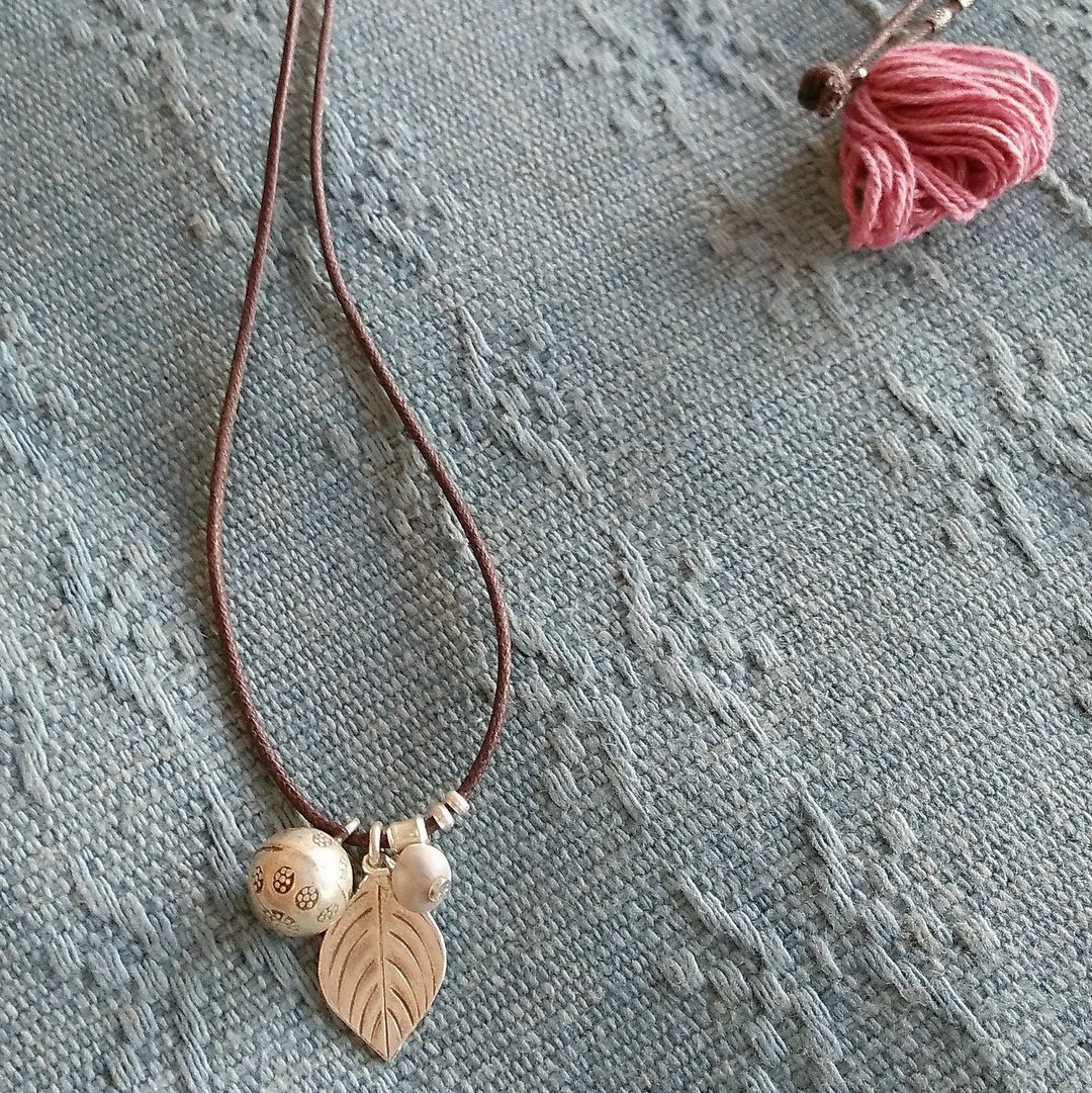 Karen silver & pink fringe necklace / juzzama job's tears plant dye dye - 项链 - 银 银色