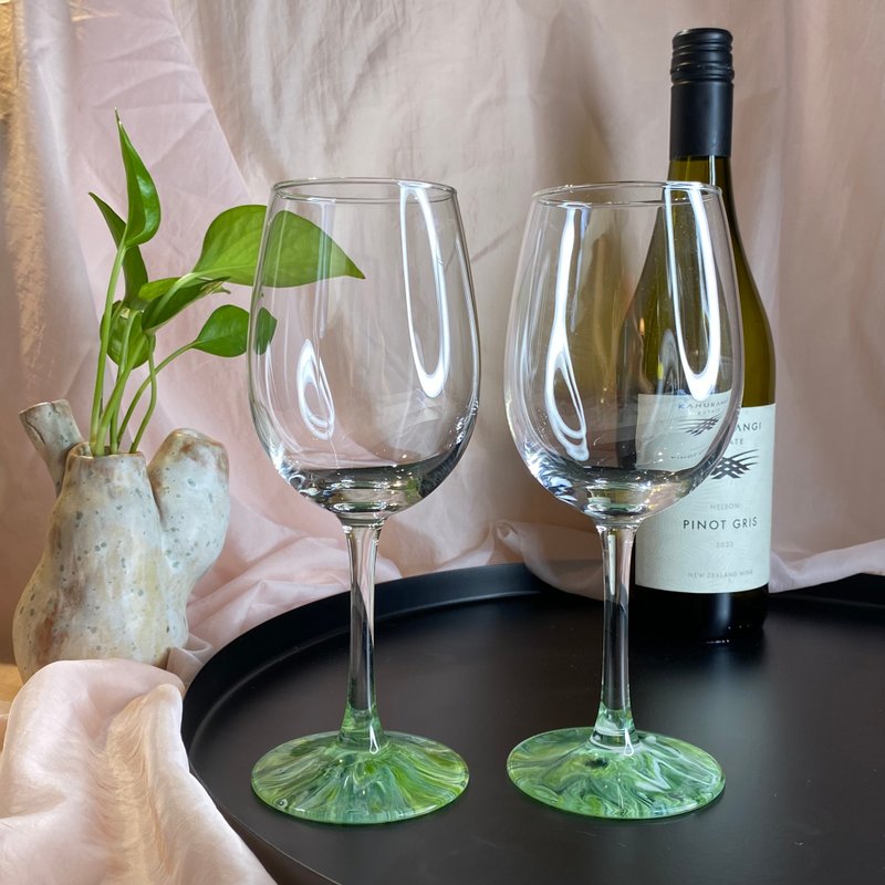 【 漩光之刻 | 迷雾绿 】手作葡萄酒杯 红酒杯 2 入 - 酒杯/酒器 - 玻璃 
