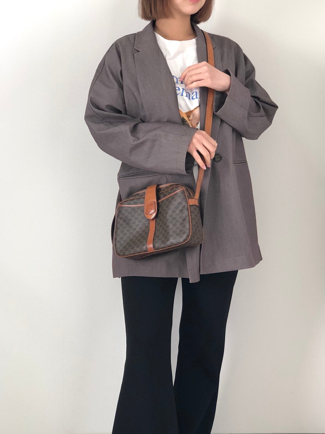 【 日本直送 名牌中古包 】CELINE  સેલિન મેકાડમ 压纹 PVC 皮革 肩背包 棕色 vintage 复古 ynpxcn - 侧背包/斜挎包 - 防水材质 咖啡色