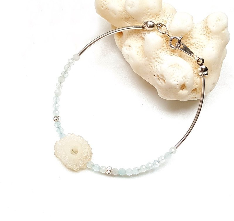 <宠爱系列-寻梦>天然玛瑙原矿晶簇 海蓝宝 925 纯银手链 定制化 - 手链/手环 - 纯银 白色