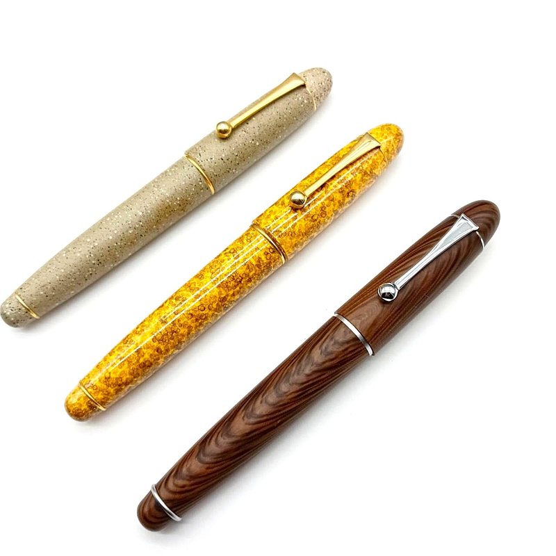 塑胶烤漆 钢笔 轻盈  德国笔尖 附笔盒 墨水 虎之鹤 - 钢笔 - 塑料 