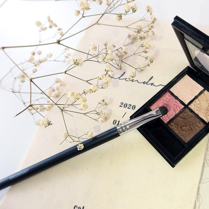 558圆弧晕染刷 内双、单眼皮适用 - 彩妆刷具/镜子/梳子 - 其他材质 