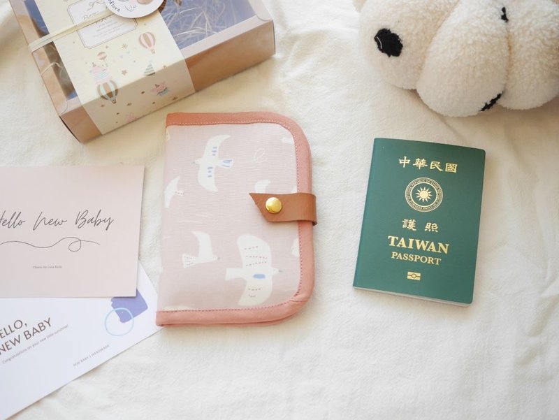 护照套 护照夹 万用套 粉底幸运鸟款 - 护照夹/护照套 - 棉．麻 粉红色