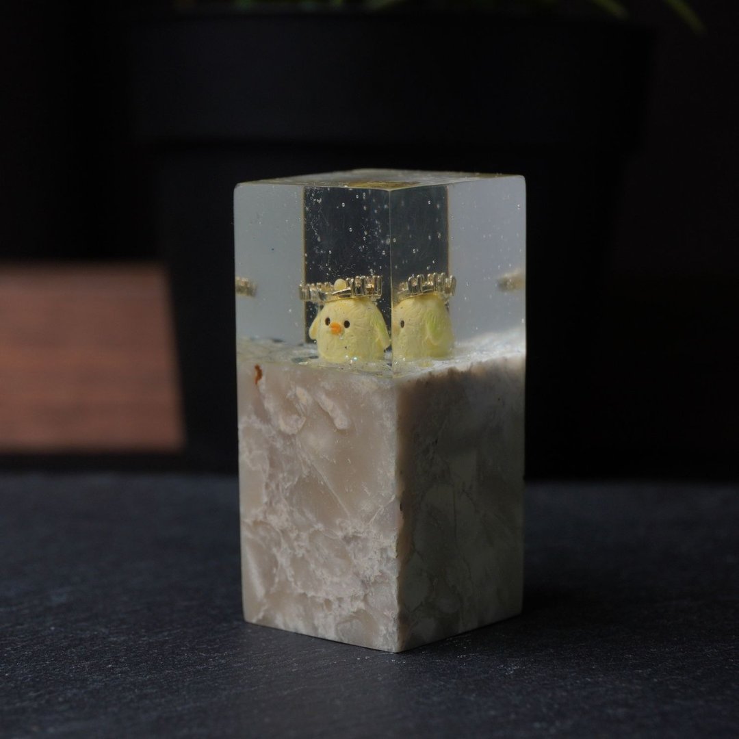 定制化手工印章-|皇冠小鸡树脂老巴林印章 2.2x2.2 CM|篆刻印章 - 印章/印台 - 石头 