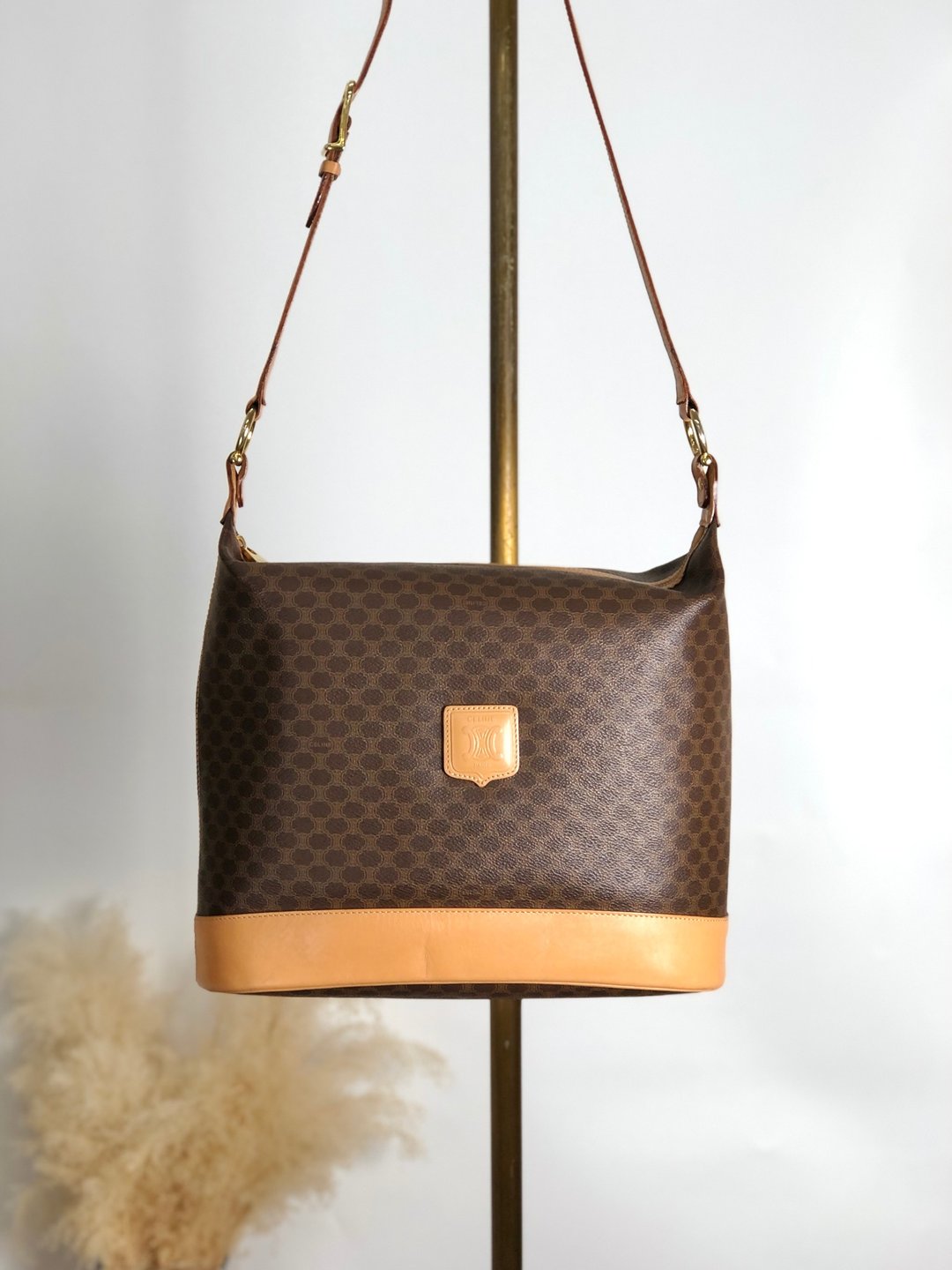 【 日本直送 名牌中古包 】CELINE  સેલિન 侧背包 棕色 压印标志 PVC皮革 vintage 复古 g3s2vt - 侧背包/斜挎包 - 防水材质 咖啡色
