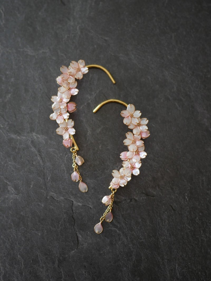 枝垂樱耳勾（一对） - 耳环/耳夹 - 树脂 粉红色